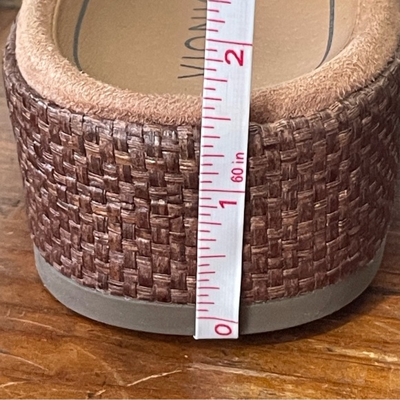 Vionic Women's 9.5 Louise Raffia Platform Sandals in black. Buckled sling back. - Picture 8 of 10